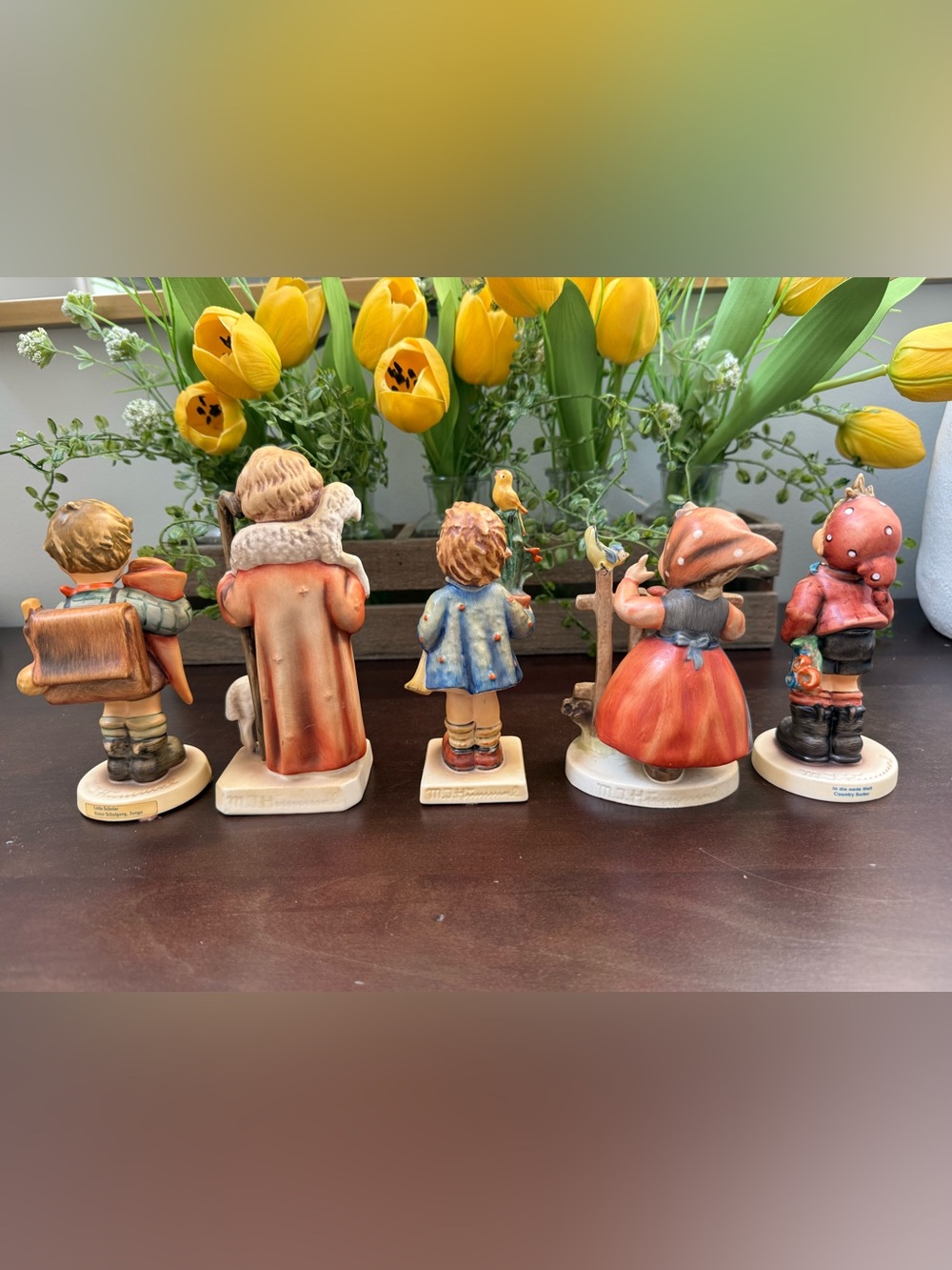 Lot of 5 Hummel figurines by M.J Hummel - Picture 2 of 9